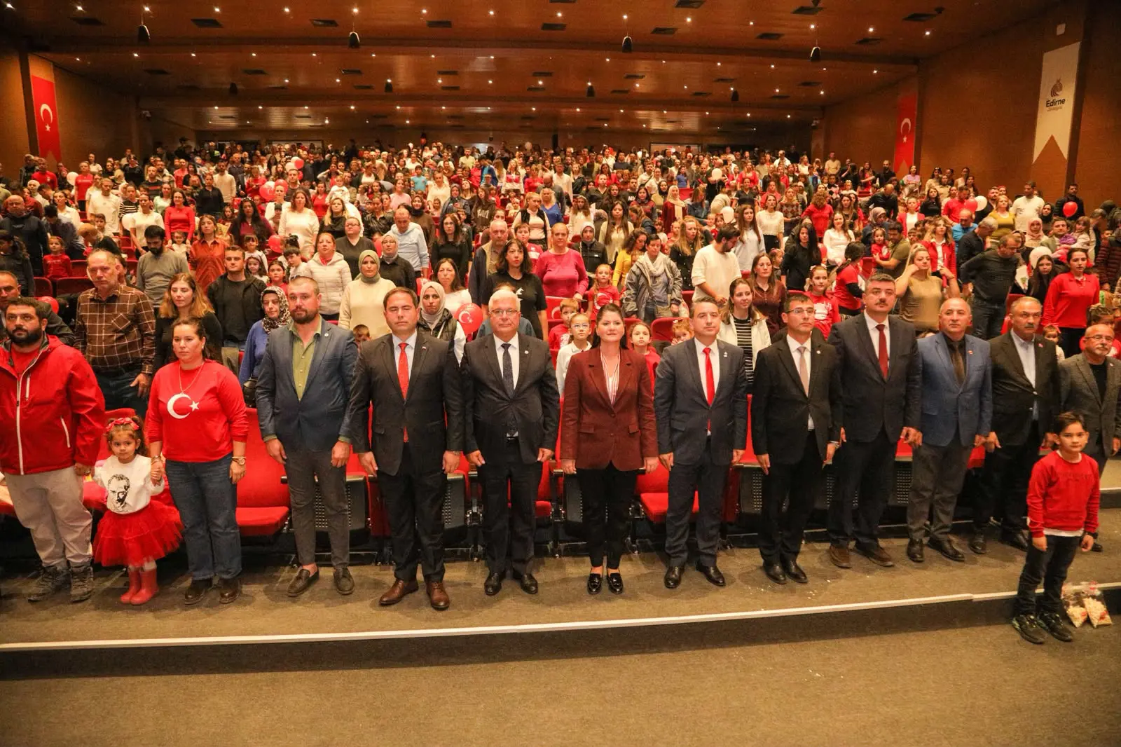 CUMHURİYET COŞKUSU EDİRNE’DE ÇOCUKLARIN NEŞESİYLE BÜYÜDÜ galeri görseli